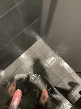 Snapshot of Loco42- chatting on 10-06-25, 07:25 Loco42- online show from 10-06-25, 07:25