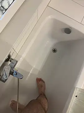 Snapshot of Loco42- chatting on 12-14-24, 02:42 Loco42- online show from 12-14-24, 02:42