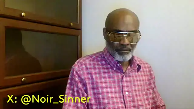 Snapshot of sinnernoir chatting on 05-08-26, 03:10 sinnernoir online show from 05-08-26, 03:10