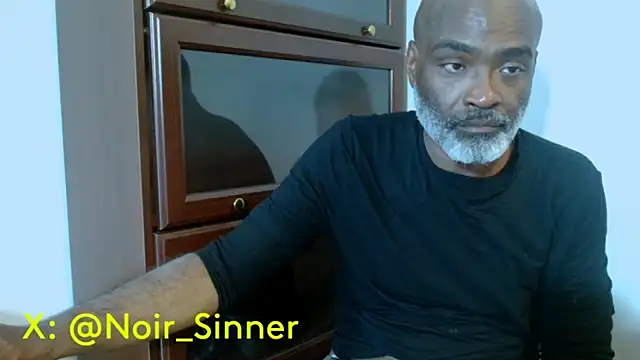Snapshot of sinnernoir chatting on 05-16-26, 10:42 sinnernoir online show from 05-16-26, 10:42