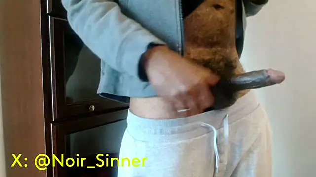 Snapshot of sinnernoir chatting on 04-29-26, 01:26 sinnernoir online show from 04-29-26, 01:26