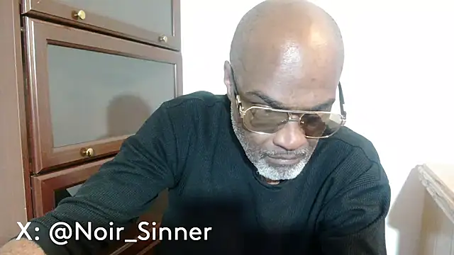 Snapshot of sinnernoir chatting on 04-21-26, 05:14 sinnernoir online show from 04-21-26, 05:14