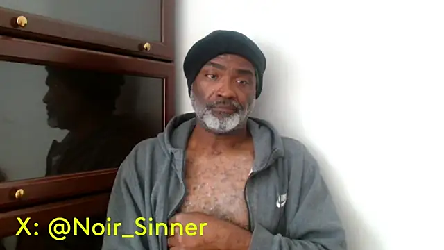 Snapshot of sinnernoir chatting on 05-07-26, 03:04 sinnernoir online show from 05-07-26, 03:04