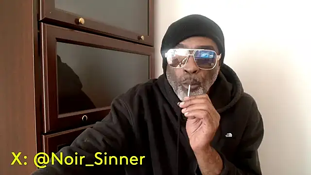 Snapshot of sinnernoir chatting on 04-22-26, 03:30 sinnernoir online show from 04-22-26, 03:30