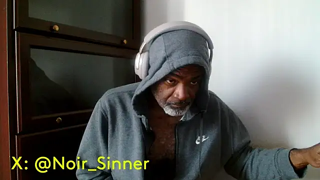 Snapshot of sinnernoir chatting on 05-02-26, 11:04 sinnernoir online show from 05-02-26, 11:04
