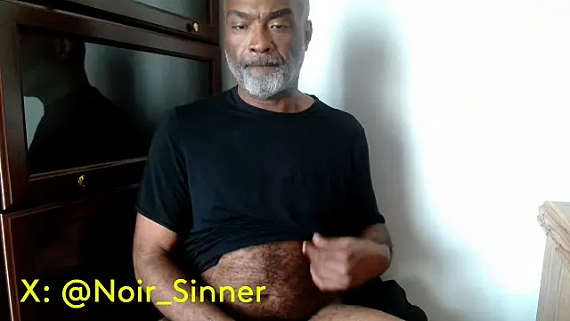 Snapshot of sinnernoir chatting on 04-25-26, 01:14 sinnernoir online show from 04-25-26, 01:14