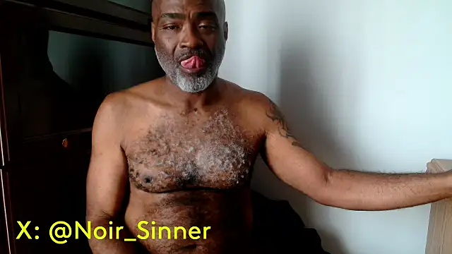 Snapshot of sinnernoir chatting on 04-25-26, 01:41 sinnernoir online show from 04-25-26, 01:41
