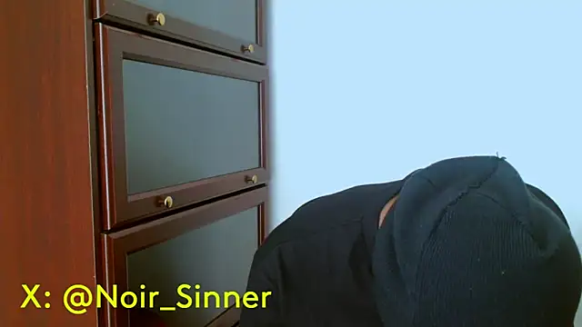 Snapshot of sinnernoir chatting on 05-22-26, 02:48 sinnernoir online show from 05-22-26, 02:48