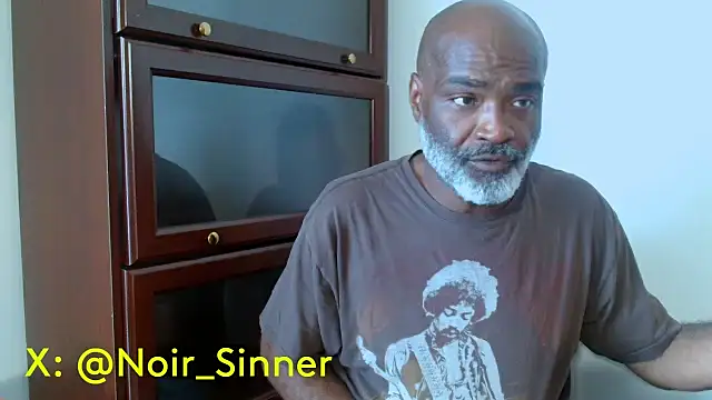 Snapshot of sinnernoir chatting on 05-19-26, 06:15 sinnernoir online show from 05-19-26, 06:15