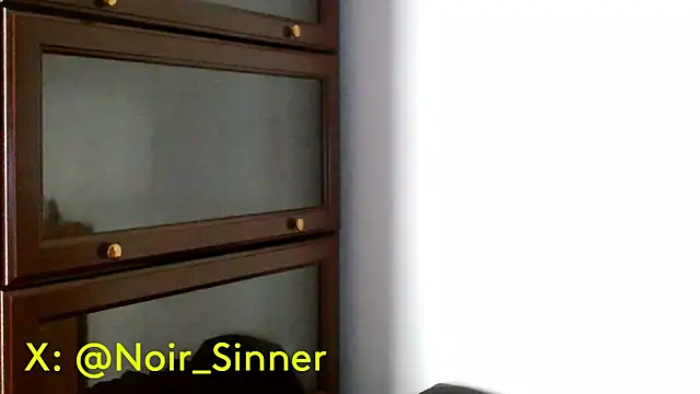 Snapshot of sinnernoir chatting on 05-06-26, 12:42 sinnernoir online show from 05-06-26, 12:42