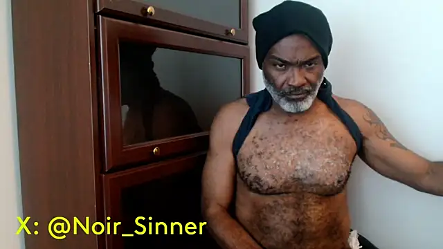 Snapshot of sinnernoir chatting on 05-15-26, 02:59 sinnernoir online show from 05-15-26, 02:59