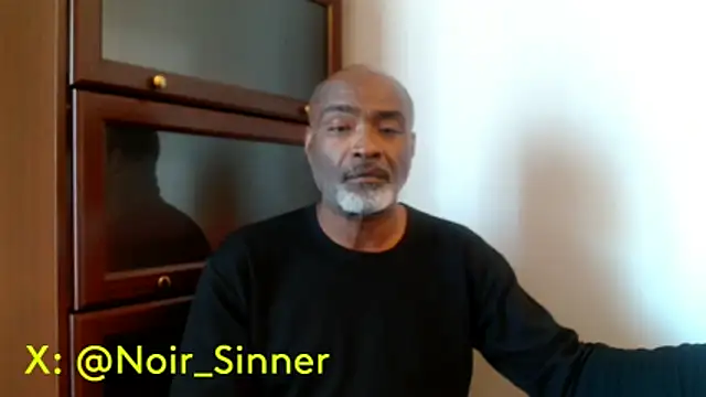Snapshot of sinnernoir chatting on 05-01-26, 05:18 sinnernoir online show from 05-01-26, 05:18