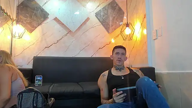 Duodreamhot online show from 06-19-26, 05:13