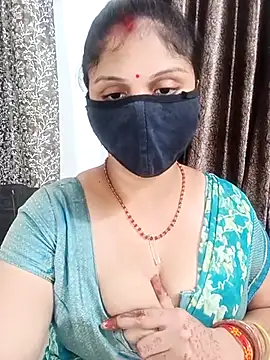 Snapshot of Cute-Aadhvita chatting on 06-18-26, 01:05 Cute-Aadhvita online show from 06-18-26, 01:05