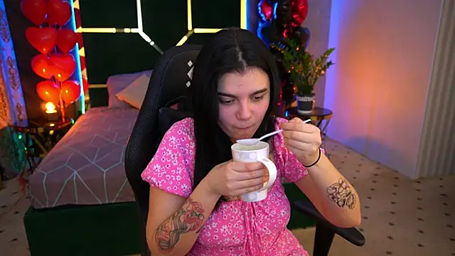 ShinyShyy online show from 02-23-25, 10:39