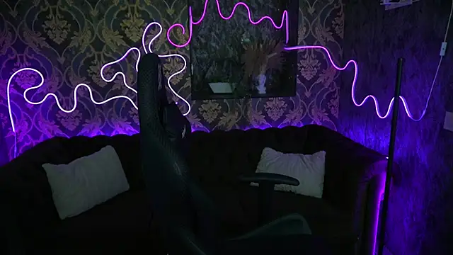 ShinyShyy online show from 02-09-25, 10:31