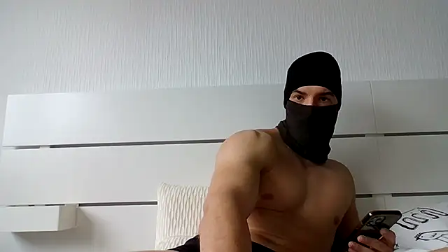 roberttt271507 online show from 12-19-24, 12:56