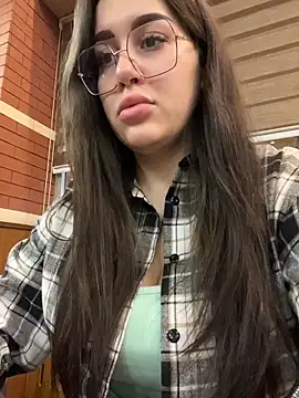 VikiDemi online show from 12-22-25, 03:34