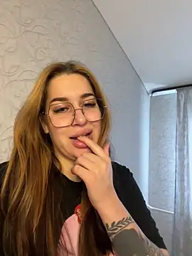 VikiDemi online show from 09-28-25, 10:44