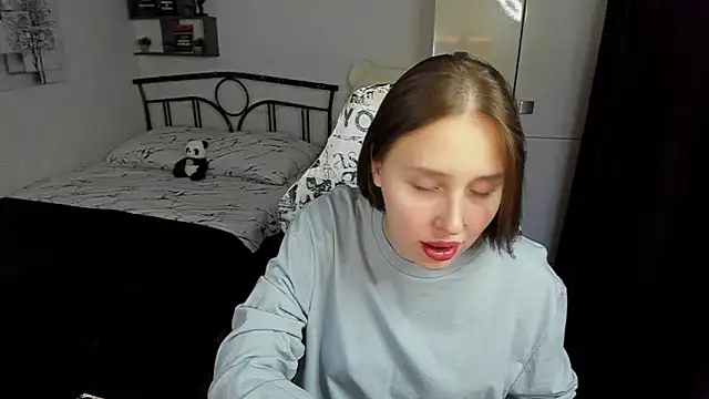 LinaTruly online show from 11-26-25, 09:59