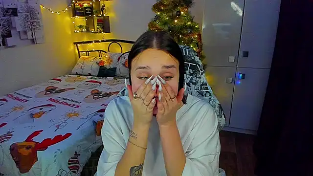 LinaTruly online show from 12-17-25, 10:48