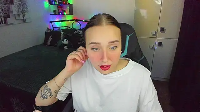 LinaTruly online show from 02-23-26, 10:43