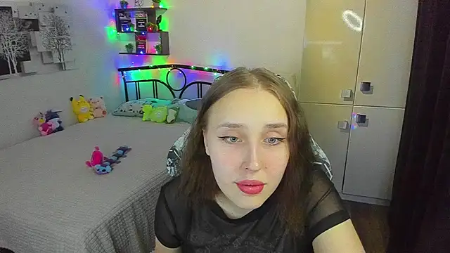 LinaTruly online show from 04-20-26, 09:27