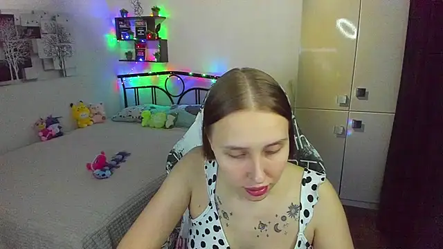 LinaTruly online show from 04-22-26, 08:59