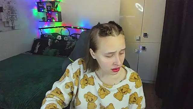 LinaTruly online show from 02-16-26, 09:45