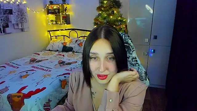 LinaTruly online show from 12-18-25, 09:51