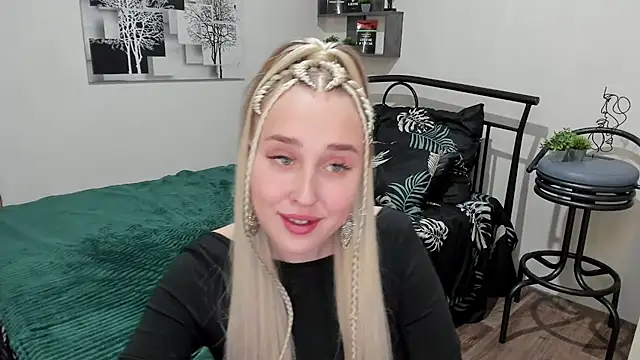 LinaTruly online show from 02-15-25, 11:58
