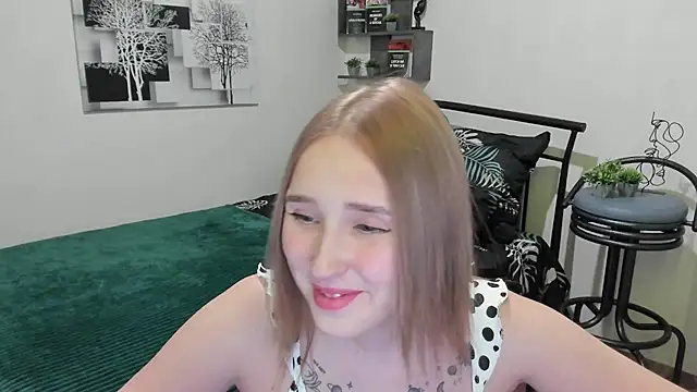 LinaTruly online show from 01-16-25, 08:25