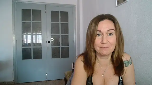 Snapshot of TamaraSweetxo chatting on 03-12-25, 04:35 TamaraSweetxo online show from 03-12-25, 04:35