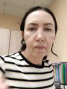 SweetBerryBella online show from 02-27-25, 05:47