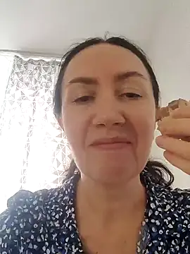 SweetBerryBella online show from 02-20-25, 10:59