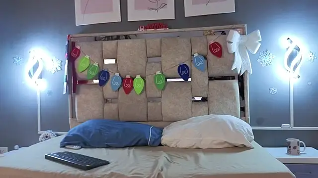 jolie lov online show from 12-15-25, 01:17