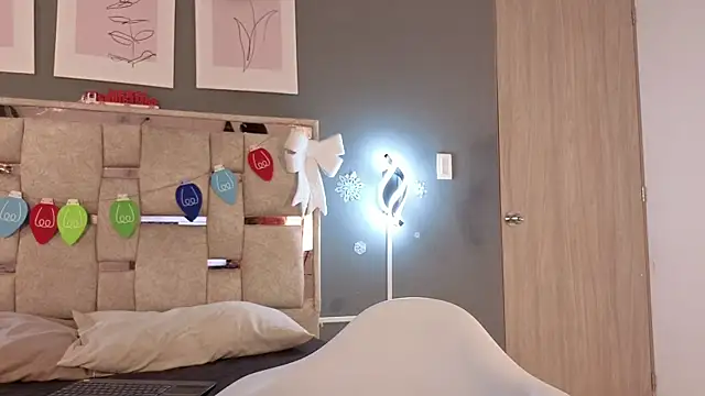 jolie lov online show from 12-16-25, 01:37