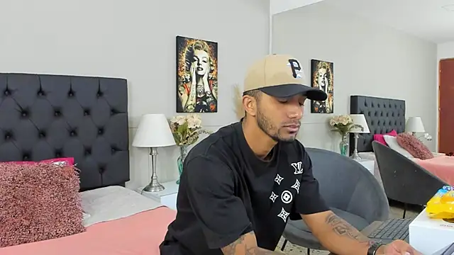 Robin Rief online show from 03-06-25, 03:24