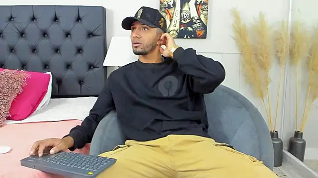 Robin Rief online show from 03-03-25, 03:27