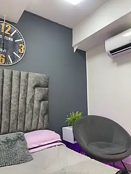 Robin Rief online show from 03-28-26, 07:37