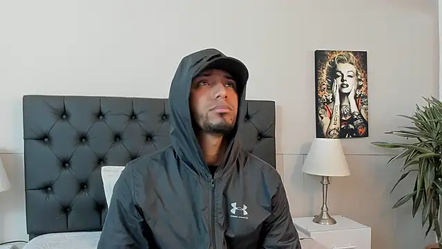 Robin Rief online show from 09-28-25, 03:13