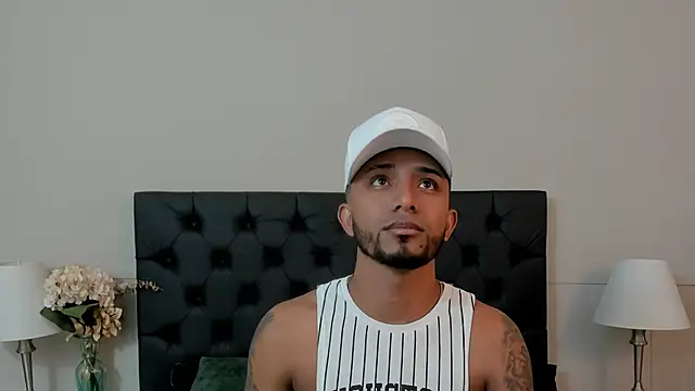 Robin Rief online show from 09-25-25, 03:23