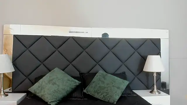 Robin Rief online show from 11-07-25, 03:22