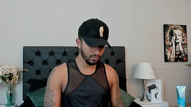 Robin Rief online show from 09-22-25, 03:23