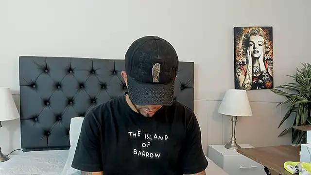 Robin Rief online show from 09-30-25, 03:34