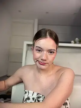 NicoleCut online show from 05-18-26, 11:42