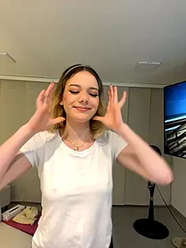 NicoleCut online show from 11-05-25, 10:51