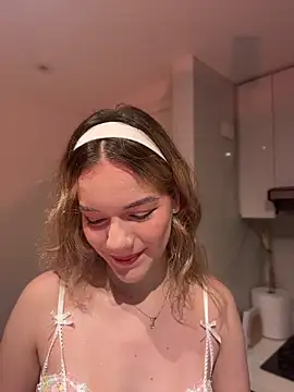 NicoleCut online show from 04-07-26, 11:01