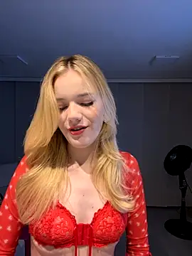 NicoleCut online show from 12-04-25, 10:47