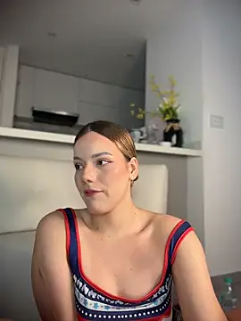 NicoleCut online show from 05-31-26, 09:37